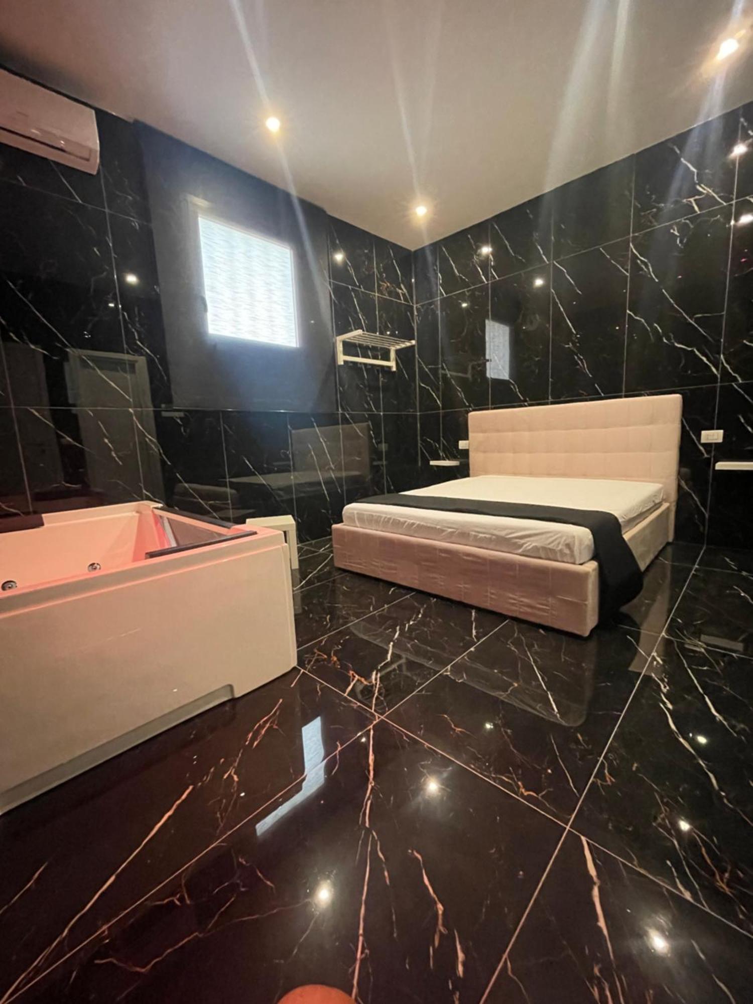 Life Hotel Casalnuovo Di Napoli Zewnętrze zdjęcie